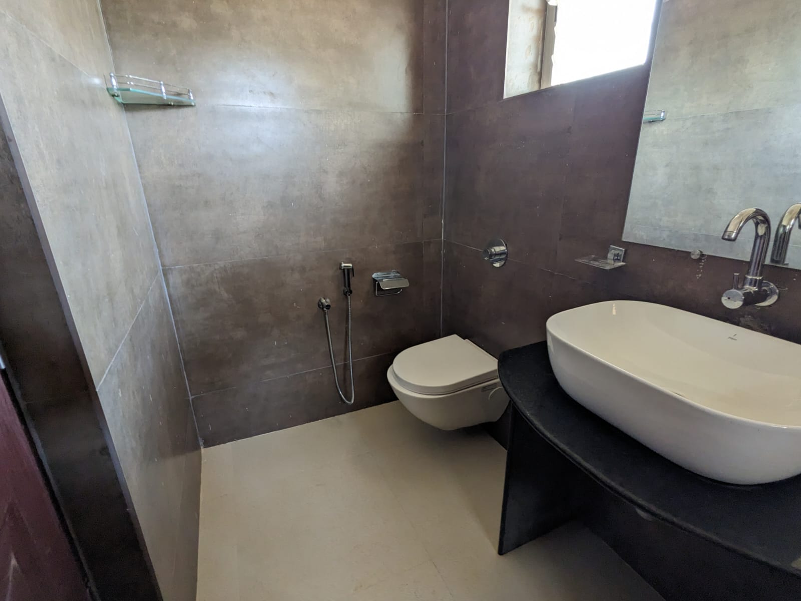Ground floor bathroom toilet Villa 2